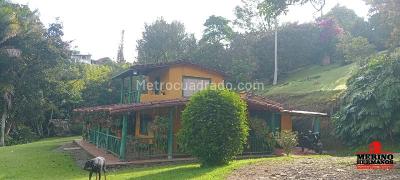Casa de 3 alcobas en venta en Vereda Santa Barbara, Rionegro, 230 m² · foto 2 de 20