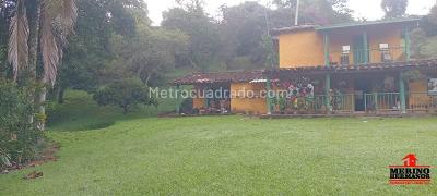 Casa de 3 alcobas en venta en Vereda Santa Barbara, Rionegro, 230 m² · foto 4 de 20