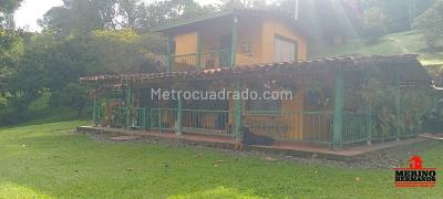 Casa de 3 alcobas en venta en Vereda Santa Barbara, Rionegro, 230 m² · foto 9 de 20