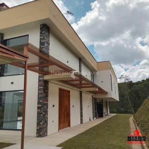 Casa de 4 alcobas en venta en Rionegro, Rionegro, 600 m² · foto 2 de 20