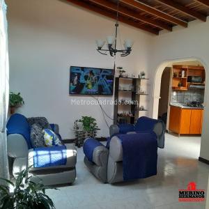 Casa de 3 alcobas en venta en La America, Medellín, 90 m² · foto 2 de 20