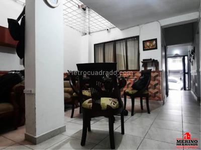Casa de 5 alcobas en venta en Cristobal, Medellín, 160 m² · foto 2 de 11