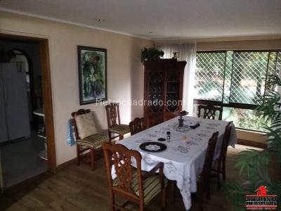 Apartamento de 4 alcobas en venta en El Poblado, Medellín, 262 m² · foto 9 de 20