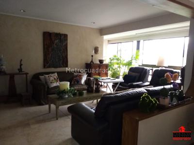 Apartamento de 4 alcobas en venta en El Poblado, Medellín, 262 m² · foto 19 de 20