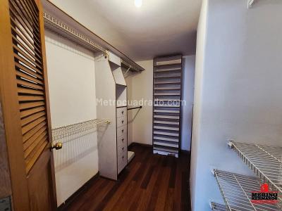 Apartamento de 4 alcobas en arriendo en El Poblado, Medellín, 212 m² · foto 16 de 20