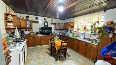 Casa de 5 alcobas en arriendo en Buenos Aires, Medellín, 487 m² · foto 16 de 20