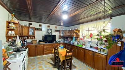 Casa de 5 alcobas en arriendo en Buenos Aires, Medellín, 487 m² · foto 17 de 20