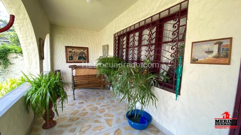 Casa Amplia de 5 Alcobas en Buenos Aires - 2