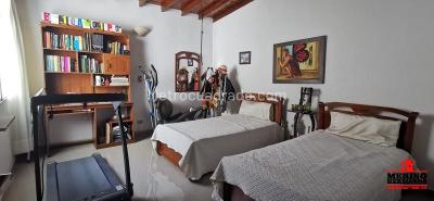 Apartamento de 4 alcobas en venta en Laureles, Medellín, 131 m² · foto 8 de 14