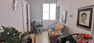 Apartamento de 4 alcobas en venta en Laureles, Medellín, 131 m² · foto 10 de 14