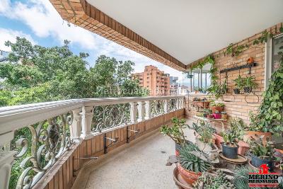 Apartamento en venta en Laureles, Medellín · foto 2 de 14