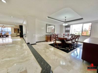 Apartamento de 4 alcobas en venta en El Poblado, Medellín, 440 m² · foto 8 de 20