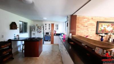 Casa de 5 alcobas en venta en San Jose, Sabaneta, 500 m² · foto 9 de 20