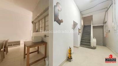 Casa de 5 alcobas en arriendo en Prado Centro, Medellín, 956 m² · foto 9 de 16