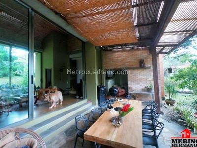 Casa de 4 alcobas en venta en Loma De Las Brujas, Envigado, 1000 m² · foto 2 de 20