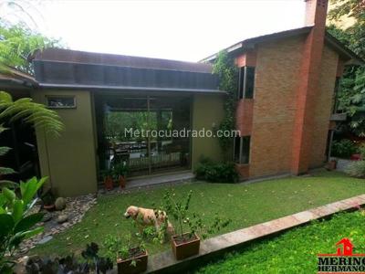 Casa de 4 alcobas en venta en Loma De Las Brujas, Envigado, 1000 m² · foto 8 de 20