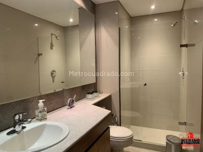 Apartamento en venta en El Poblado, Medellín · foto 10 de 17