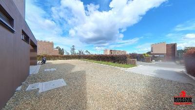 Casa de 3 alcobas en venta en Alto De Las Palmas, Envigado, 310 m² · foto 2 de 20