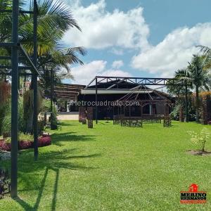 Casa de 4 alcobas en arriendo en Vereda La Laja, Rionegro, 1400 m² · foto 14 de 18