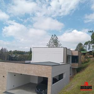 Casa de 4 alcobas en venta en Aeropuerto, Rionegro, 270 m² · foto 2 de 20