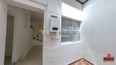 Casa de 2 alcobas en venta en Laureles Lorena, Medellín, 128 m² · foto 8 de 20