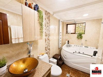 Apartamento de 2 alcobas en venta en Laureles, Medellín, 143 m² · foto 6 de 14