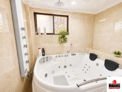 Apartamento de 2 alcobas en venta en Laureles, Medellín, 143 m² · foto 7 de 14