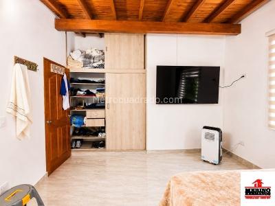 Apartamento de 2 alcobas en venta en Laureles, Medellín, 143 m² · foto 9 de 14