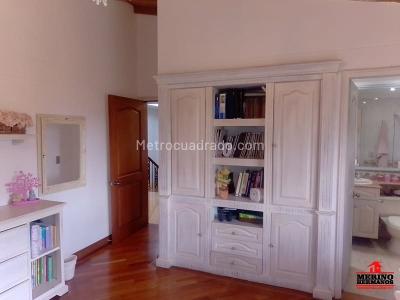 Casa de 4 alcobas en venta en El Poblado, Medellín, 360 m² · foto 13 de 20