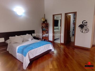 Casa de 4 alcobas en venta en El Poblado, Medellín, 360 m² · foto 16 de 20