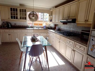 Casa de 4 alcobas en venta en El Poblado, Medellín, 360 m² · foto 7 de 20