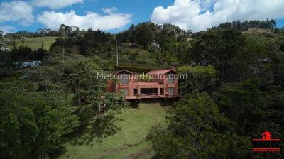 Casa de 3 alcobas en venta en Llanogrande, Rionegro, 400 m² · foto 2 de 20