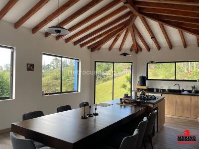 Casa de 4 alcobas en venta en Los Colegios, Rionegro, 300 m² · foto 3 de 20