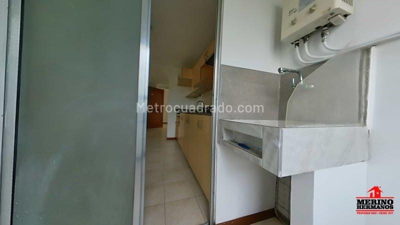 Spacious 3BR Apartment Near Aguacatala Metro - 3