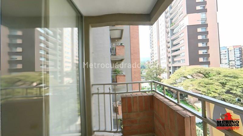 Spacious 3BR Apartment Near Aguacatala Metro - 7