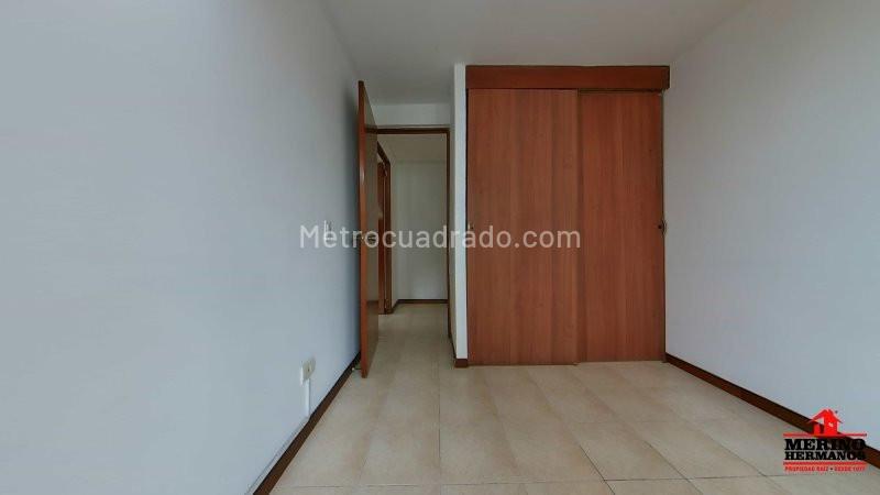Spacious 3BR Apartment Near Aguacatala Metro - 8