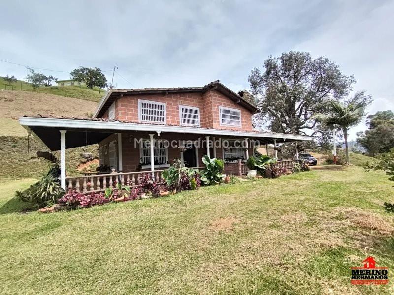 4BR House in Aeropuerto (270 m²) - 2