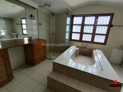 Casa de 4 alcobas en venta en Aeropuerto, Rionegro, 270 m² · foto 16 de 20