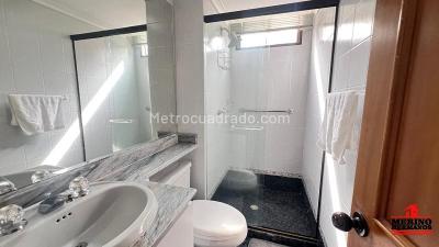 Apartamento de 3 alcobas en arriendo en El Poblado, Medellín, 145 m² · foto 13 de 19