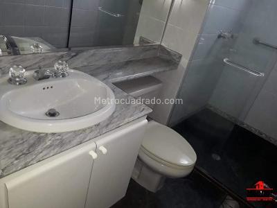 Apartamento de 3 alcobas en arriendo en El Poblado, Medellín, 145 m² · foto 19 de 19
