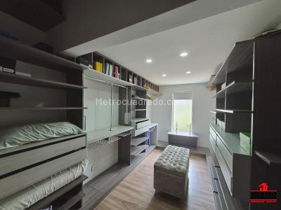 Casa de 3 alcobas en venta en Alto De Las Flores, Sabaneta, 350 m² · foto 9 de 20
