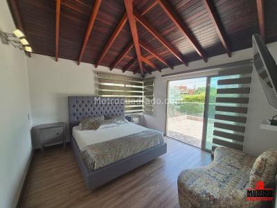 Casa de 3 alcobas en venta en Alto De Las Flores, Sabaneta, 350 m² · foto 11 de 20