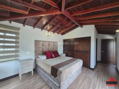 Casa de 3 alcobas en venta en Alto De Las Flores, Sabaneta, 350 m² · foto 12 de 20