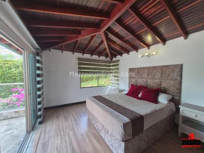 Casa de 3 alcobas en venta en Alto De Las Flores, Sabaneta, 350 m² · foto 13 de 20
