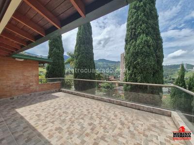 Casa de 3 alcobas en venta en Alto De Las Flores, Sabaneta, 350 m² · foto 16 de 20