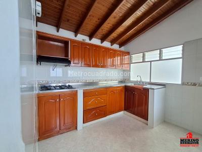 Apartamento de 4 alcobas en venta en San Bernardo, Medellín, 93 m² · foto 3 de 13