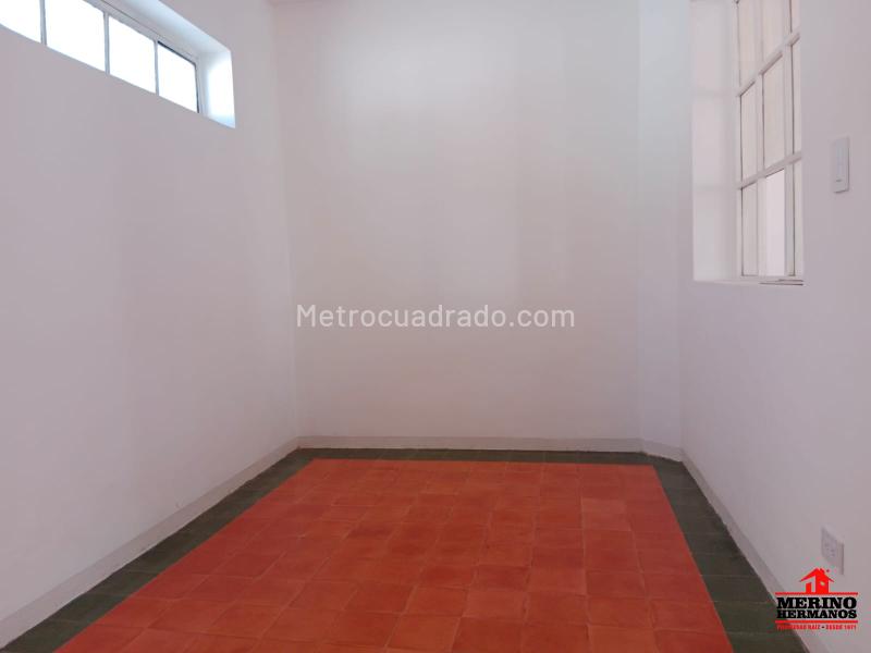 Casa Remodelada de 4 Alcobas en Centro - 8