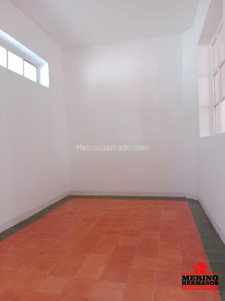 Casa Remodelada de 4 Alcobas en Centro - 9
