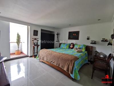 Apartamento de 3 alcobas en venta en Las Lomas, Medellín, 171 m² · foto 10 de 18