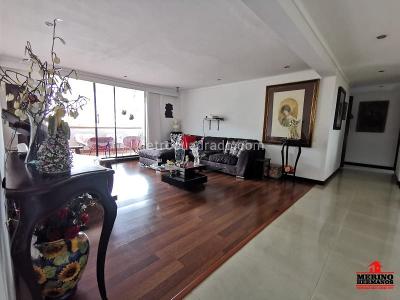 Apartamento de 3 alcobas en venta en Las Lomas, Medellín, 171 m² · foto 3 de 18